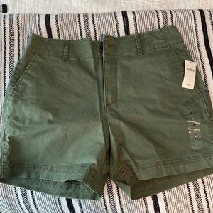 GAP NWT size 4 shorts